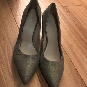 Gold Nine West heals